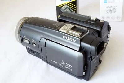 SONY DCR-HC1000 1/4.7" 3CCD 2.5" LCD 12X Optical Zoom MiniDV Camcorder Work Well - Image 1 of 4