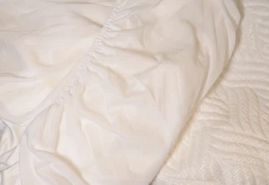 Sábana bajera ajustable con almohadilla de espuma de enfriamiento superior tamaño doble blanca cómoda dormir relajarse - Imagen 1 de 6