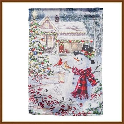 ВЕЧНОЗЕЛЕНЫЙ САДОВЫЙ ФЛАГ * КОТТЕДЖ В СНЕГУ * МЕРЦАЮЩЕЕ БЛЕСТЯЩЕЕ БЕЛЬЕ - НОВЫЙ - Изображение 1 из 4