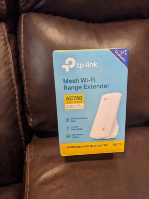 TP-LINK AC750 750Mbps WiFi Range Extender - Image 1 of 3