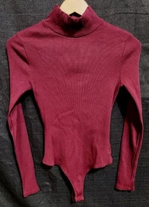 Lulus rot burgunder Rollkragen gerippt Langarm Body Damen Gr. M Einteiler - Bild 1 von 7