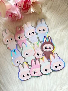Labubu Holografische Mädchen Figur Cupcake Topper - Bild 1 von 4