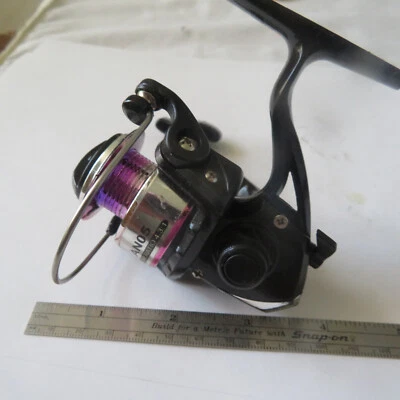 CARRETE DE PESCA SHAKESPEARE APACHE AN05 LÍNEA GIRATORIA RELACIÓN 3-6 LB 4,3:1 ULTRALIGERO Foto 1 de 4