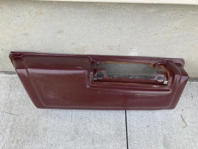 Reposabrazos trasero del lado del conductor Cadillac Fleetwood/Deville 1977-1992 Foto 1 de 1