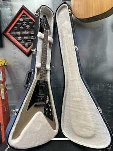 2013 Gibson Government Series Flying V II 2 - Tan w/ Original Hard Shell Case - Picture 1 of 23