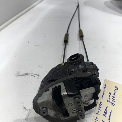 Toyota Corolla 2007-2017 conductor/lado izquierdo cerradura puerta trasera pestillo actuador OEM Foto 1 de 3