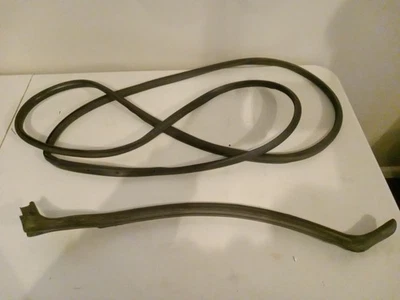 Chevrolet Equinox 2013 puerta trasera derecha junta de goma con goma inferior Foto 1 de 2