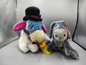 Muñeco de nieve Eeyore 10” juguete de peluche animal de peluche Walt Disney Company sombrero bufanda escoba - Imagen 1 de 2