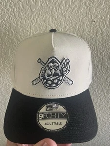 Pittsburgh Pirates Chrome Black Upside Down Logo New Era 9FORTY A-Frame Snapback - Picture 1 of 2