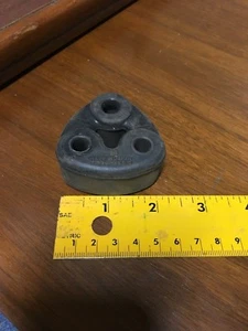 New Toyota Exhaust Hanger Insulator 17566-35010     1756635010 - Bild 1 von 4