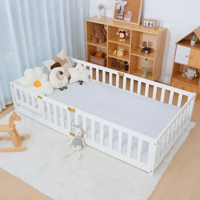 Cama Montessori Docred Doble Piso para Niños Marco de Cama con Listones de Madera y Puerta Madera Foto 1 de 4