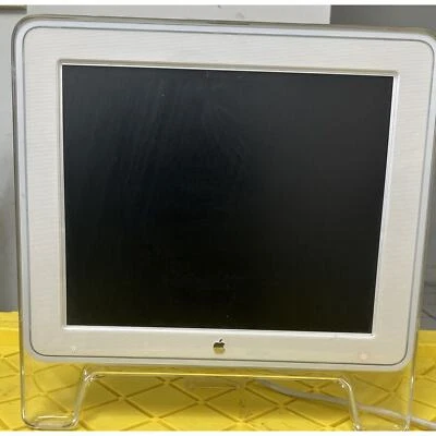 Apple Studio Display 17" Model M7649 Turns On Screen Don’t Work - Image 1 of 4