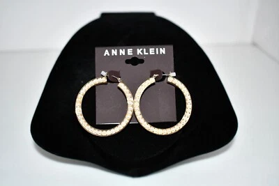 Pendientes de aro biselados con perlas de imitación medianas tono dorado Anne Klein, 1,2" aprox. Foto 1 de 3