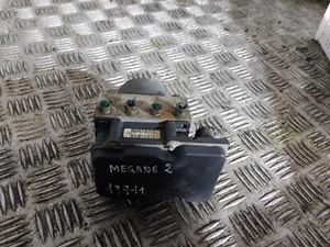 Bloc hydraulique ABS BOSCH - RENAULT MEGANE II (2) 1.5L DCI - Réf : 8200038695 - Picture 1 of 4