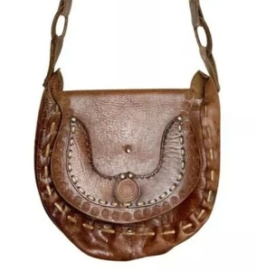 VINTAGE 60s 70s WARM BROWN GEOMETRIC STAMPED LEATHER BOHO MOD SHOULDER BAG - Picture 1 of 9