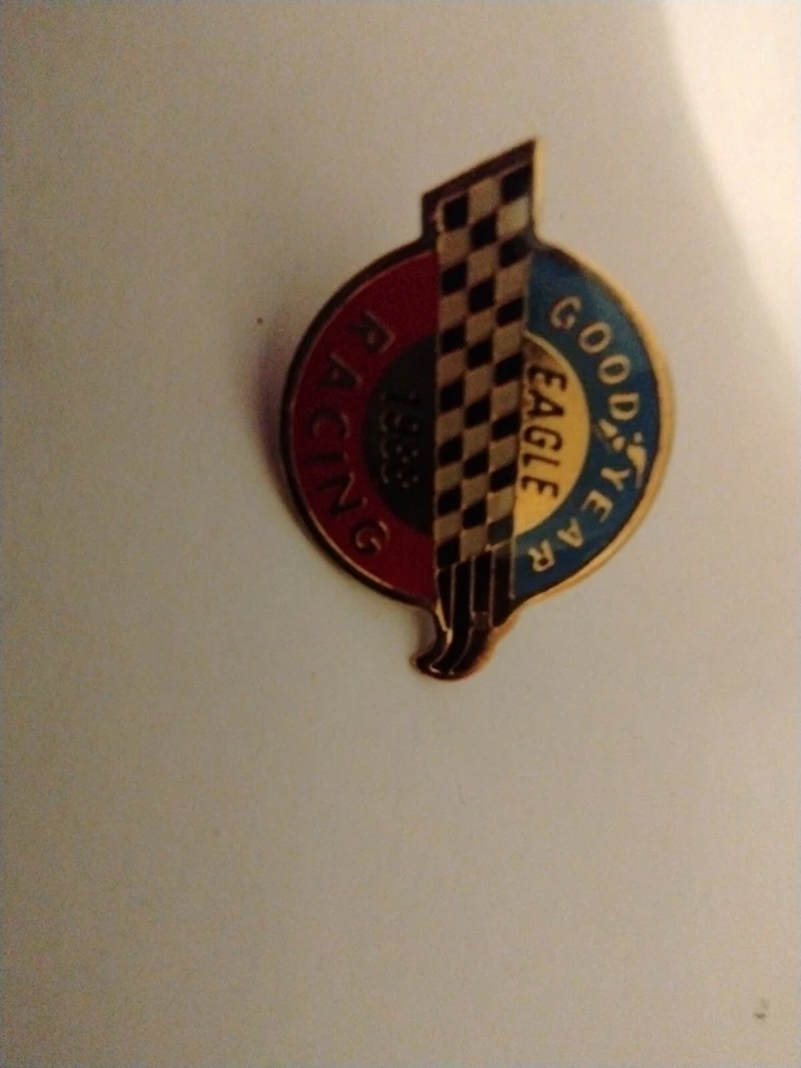 1988 Goodyear Eagle гонки лацкан шляпа заколка - клетчатый флаг спонсор эмалированный  - Изображение 1 из 2