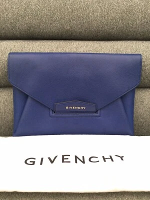 Bolso sin asas Givenchy clásico de cuero de cabra azul antigona sobre grande Foto 1 de 4