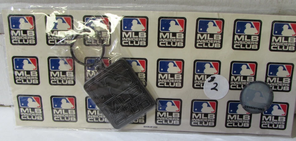 MLB Insiders Club Key Chain 2008 - Image 1 of 1