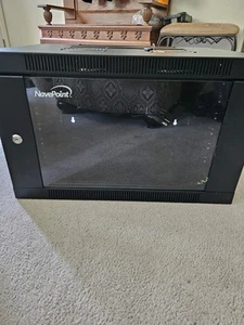 NavePoint 00405910 6U Wallmount Networking Cabinet - Picture 1 of 13