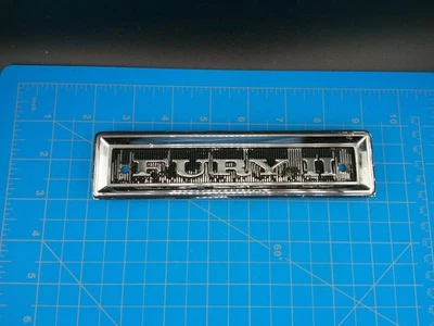 Placa de ajuste insignia emblema vintage Plymouth Fury II OEM Mopar 2786335 CD142 60s 70s Foto 1 de 4