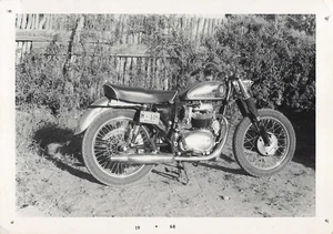 Triumph 650 Twin Scrambler Desert Sled 1968 s/w Originalfoto - Bild 1 von 1