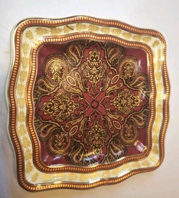 Jabonera Croscelli Luxury Collection borde festoneado centro cachemir rojo y dorado.  Foto 1 de 4