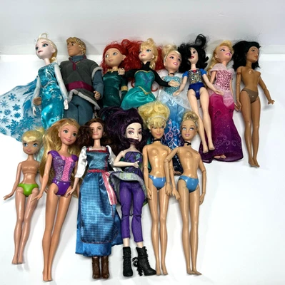 LOTE de 14 Muñecas Hasbro Mattel Disney Campanilla Rapunzel Frozen Pocahontas Mérida Foto 1 de 4