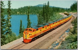 Southern Pacific Railroad Postcard "SHASTA DAYLIGHT" Train at Lake Odell, Oregon - Picture 1 of 2