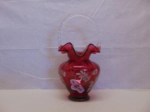 Fenton The Glass Legacy Collection 95th Anniversary Cranberry Floral Basket - Bild 1 von 6
