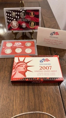 2007 US Mint 10 Coin Silver Proof Coin Set | State Quarters - Image 1 of 2