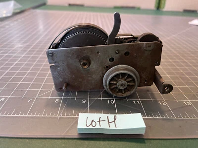 Marx O Train CLOCKWORK WINDUP LOCOMOTIVE MOTOR com SPARKLER PART LOTE H - Imagem 1 de 4