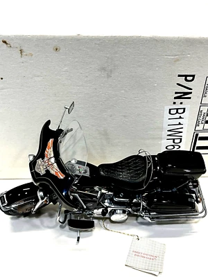 Franklin Mint 1/10 Harley Davidson Electa Glide 1976 FLH Motorbike Black - Image 1 of 4
