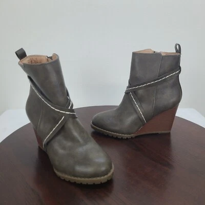 Diba Boots Women 5.5M Green Zip Casual Ankle Faux Leather - Image 1 of 4