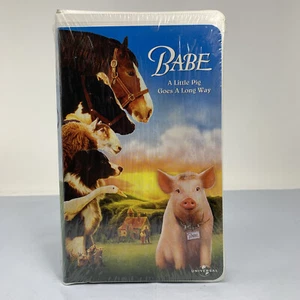 2003 Babe The Pig Clamshell VHS New Factory Sealed Universal Studio Watermark - Imagen 1 de 9