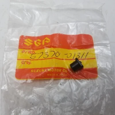 BOTÓN BOCINA SUZUKI T/TS/TC/RV/RE5/GT/GS/AS/AC NOS 57370-01311 Foto 1 de 4