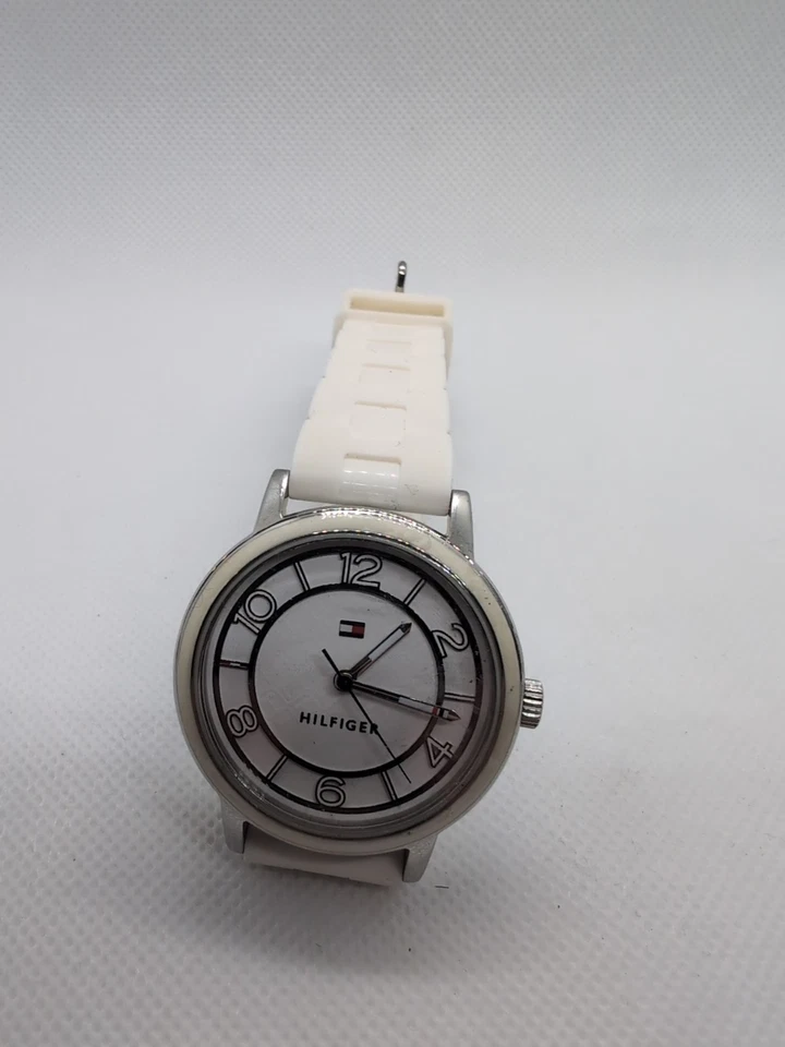 Tommy Hilfiger Mujer Correa Silicona Blanca Esfera Blanca 38mm Reloj Batería Nueva!  Foto 1 de 4