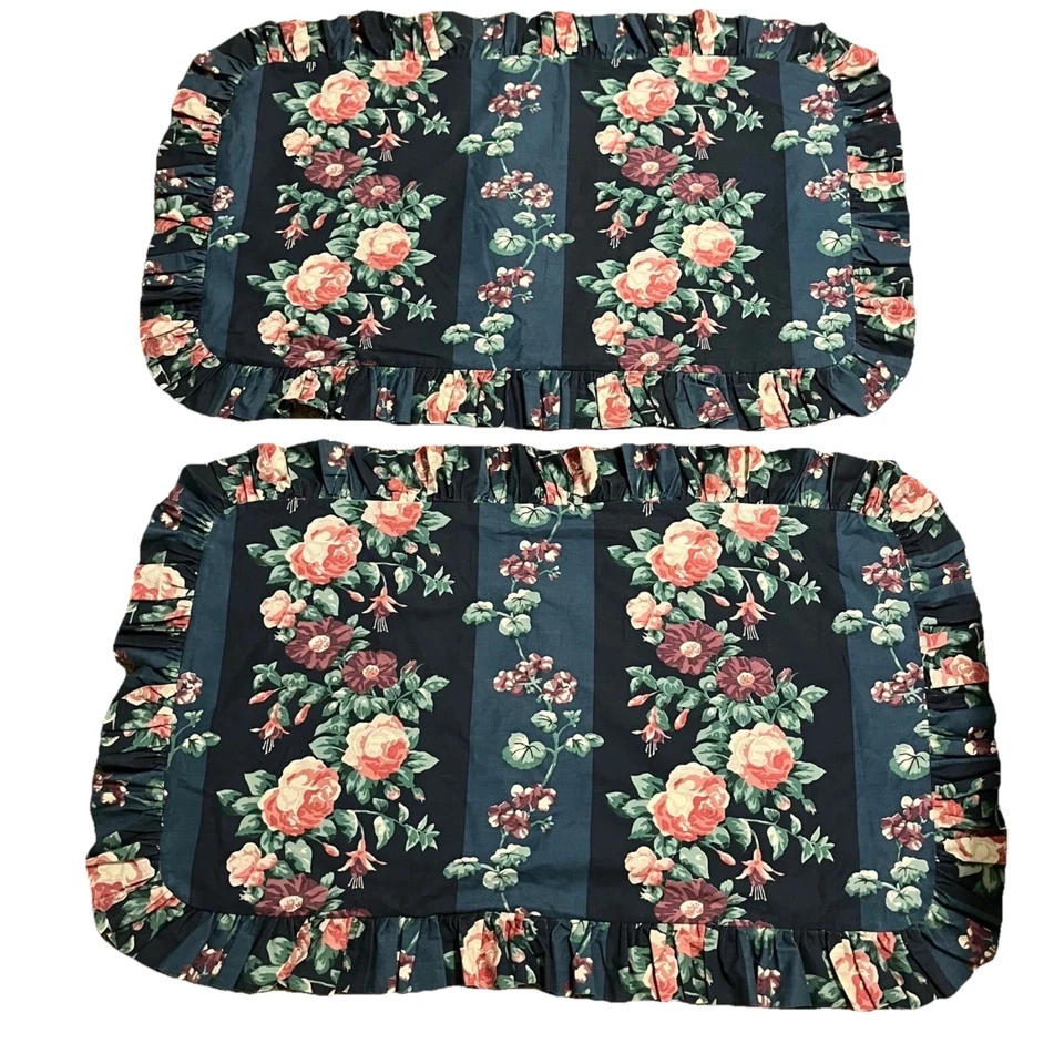 Juego de 2 fundas de almohada King con volantes florales verdes Laura Ashley Foto 1 de 4