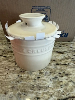 Olla de barro de mantequilla Le Creuset DUNE 6 OZ (campana de mantequilla) nueva en caja Foto 1 de 4