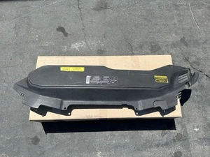 2004 Pontiac Gto Upper Radiator Cover Baffle OEM - 92160585 - Picture 1 of 9