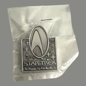 STAR TREK 30th Anniversary 1996 Pin Par-Pic Taiwan Hallmark Mint 1966-1996 NIB - Picture 1 of 2