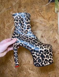 Never worn La Moda size 7 leopard print platform boots with red heart heels - Picture 1 of 15