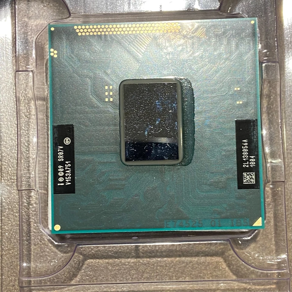 Intel Pentium B960 SR07V and Intel Pentium T3200 SLAVG - Image 1 of 3