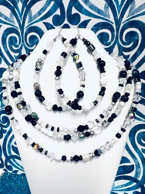 Nuevo Cuello Triple Hilo Blanco y Negro Elementos Mixtos 22.5 BONO! Pendientes y más Foto 1 de 4