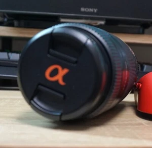 Sony 75-300mm f/4.5-5.6 Alpha A-Mount Telephoto Zoom Lens from japan - Picture 1 of 5