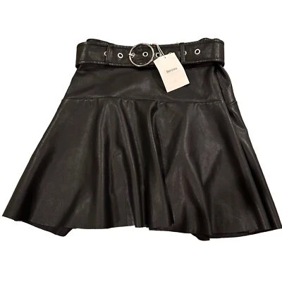 NUEVO CON ETIQUETAS Bershka Mujer’s Negro Imitación Cuero Cinturón Columpio Mini Falda Talla S Pequeña NUEVA Foto 1 de 4