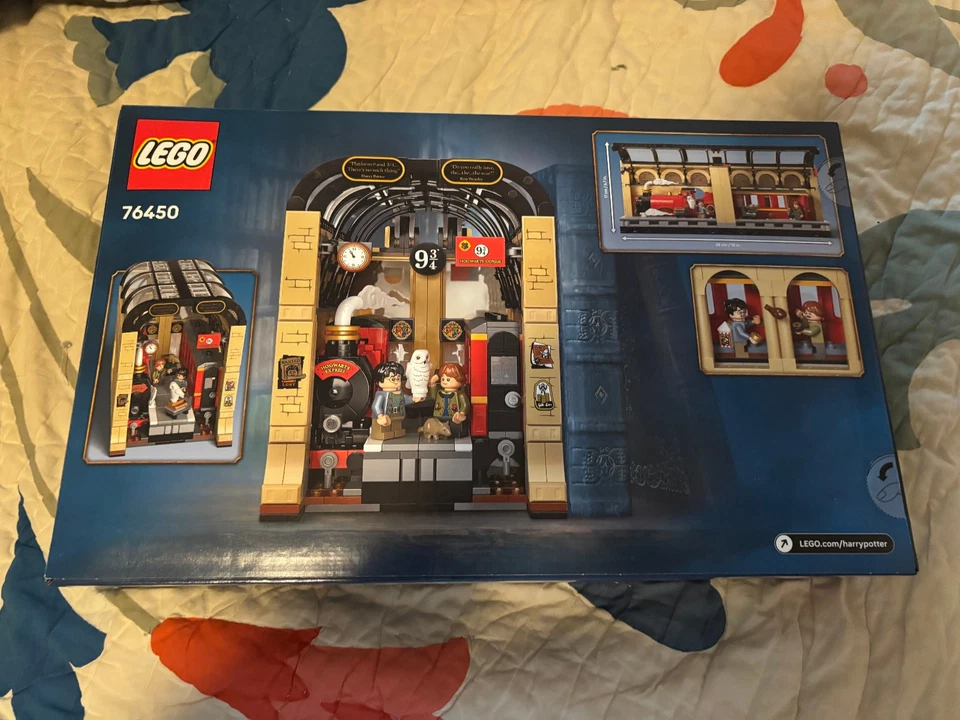 LEGO 76450 Harry Potter Hogwarts Express Train Book Nook 832 pc. - Image 1 of 1