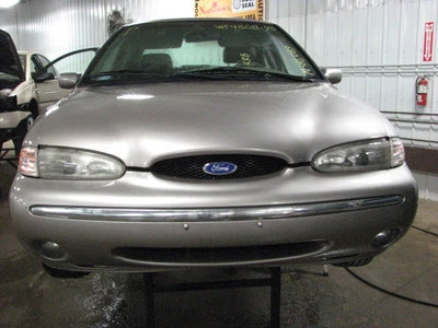 Luz trasera exterior izquierda Ford Contour 1995 Foto 1 de 4