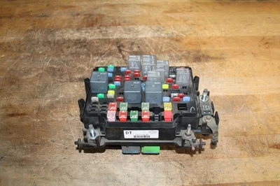 2003 2004 2005 Silverado Sierra 2500 3500 6.6L LB7 LLY Diesel Engine Fuse Box Foto 1 de 4