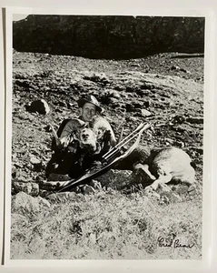 Foto de colección firmada por Fred Bear 8x10 oveja cimarrón para arcos tradicionales y recurvos - Imagen 1 de 3