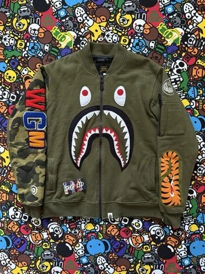 Chaqueta de bombardero A Bathing Ape Olive Shark Foto 1 de 4